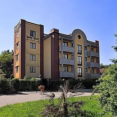 Ascot Hotell Cardano Al Campo