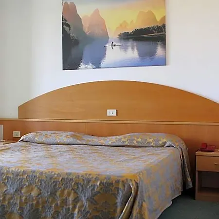 Ascot Hotel Cardano Al Campo