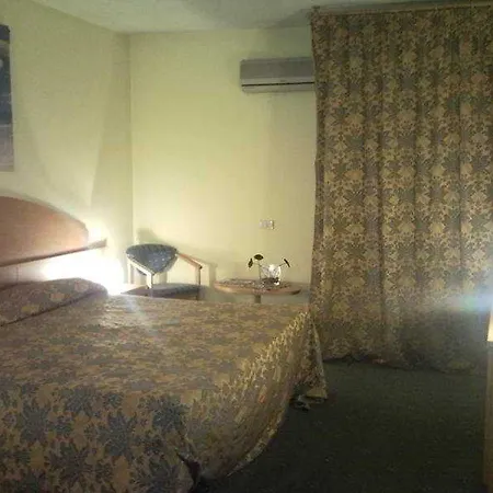 Ascot Hotel Cardano Al Campo