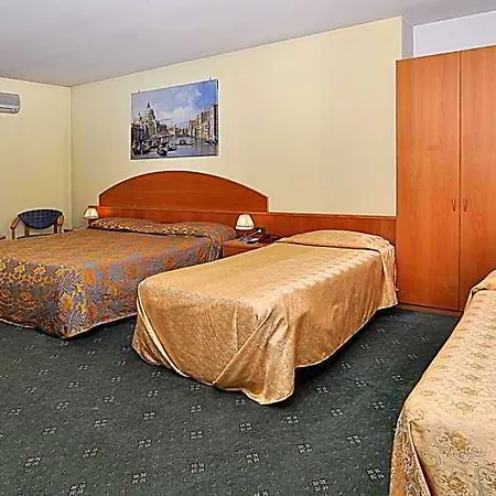 Ascot Hotell