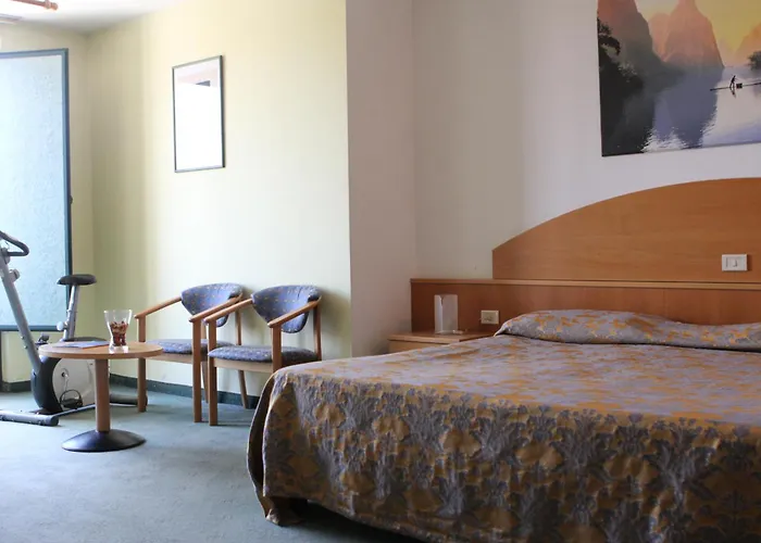 Ascot Hotel Cardano Al Campo