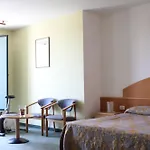 Ascot Hotel 2*