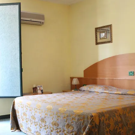 Otel Ascot 2*