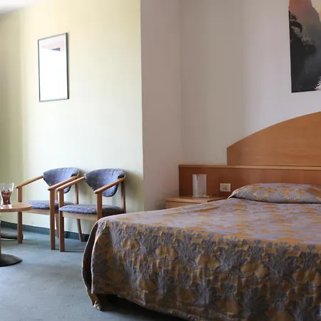 Ascot Hotel Cardano Al Campo