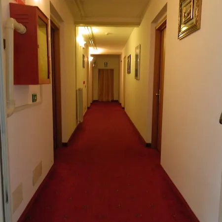 Ascot Otel